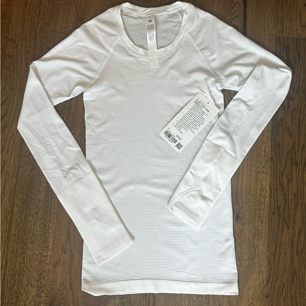 Women's Lululemon Swiftly Tech Long sleeve 2.0 White Top Size: 2